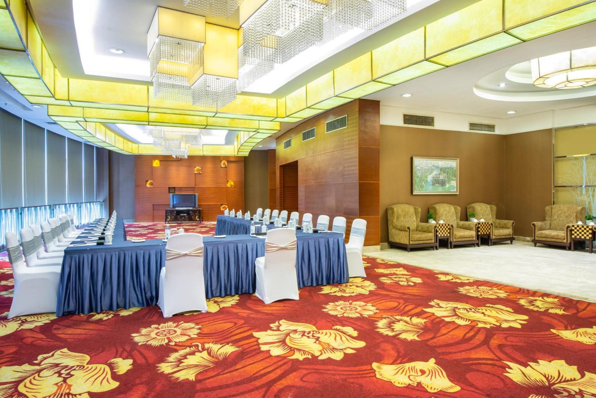 Holiday Inn Chengdu Century City-Westtower Exterior foto